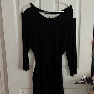 Destination Materinty Black and Cream Top